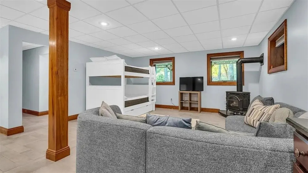 Sandy Cove - Limit 14 4 Bedroom Villa by RedAwning