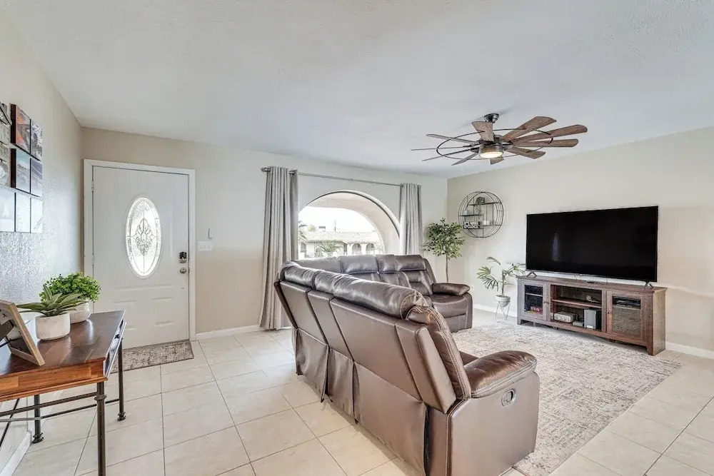 5 Mi to Lake Havasu: Home w/ Yard & Pool