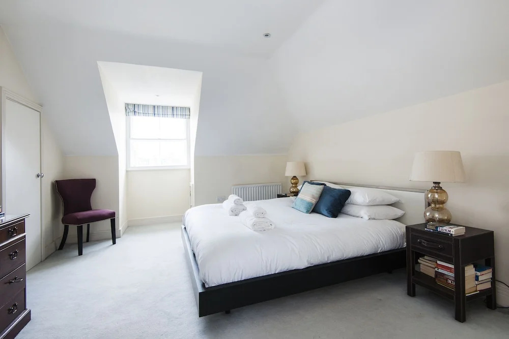 Lovely Putney Home by the Thames