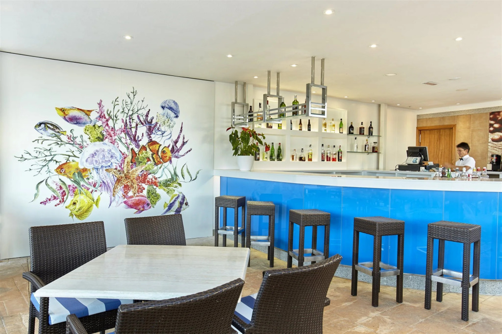 Universal Hotel Romantica