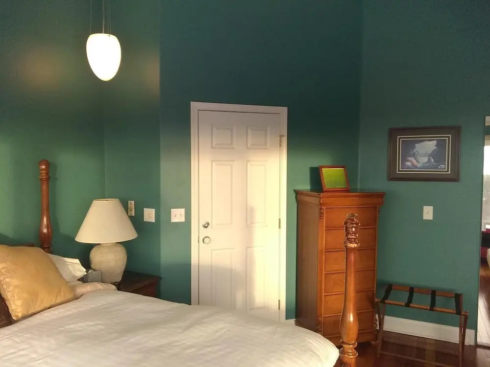 Alaska Sundance Retreat B&B