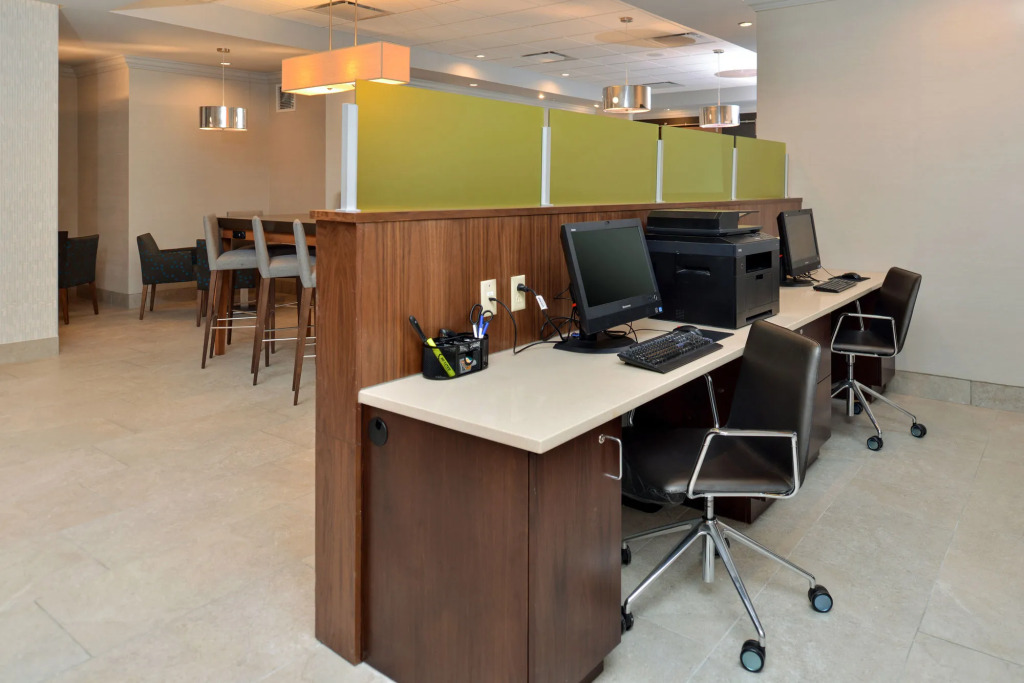 Holiday Inn Express Hotel & Suites St. Louis West-OFallon by IHG