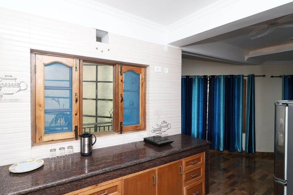 OYO 13042 Home Elegant 3BHK Picture Palace