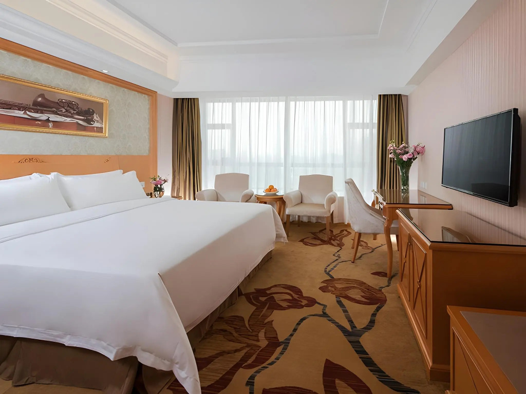 Vienna Hotel Shenzhen Gongming Nanhuan Road
