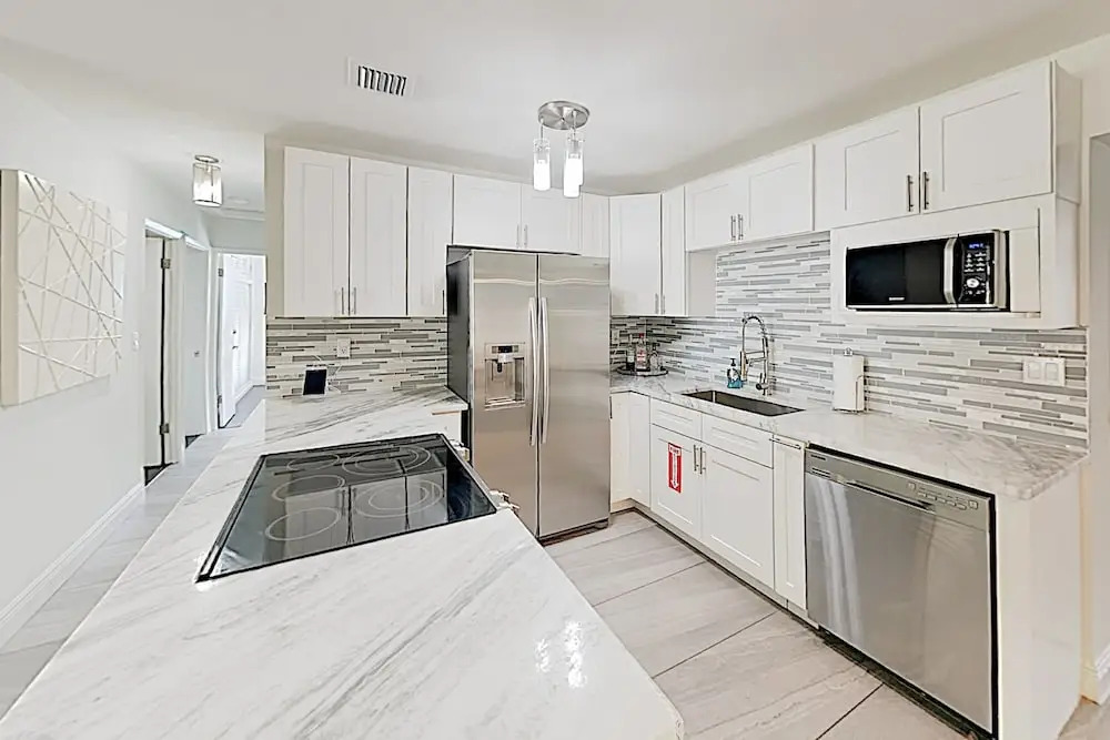 New Listing! Modern Art Haven W/ Pool - Near Beach 3 Bedroom Home