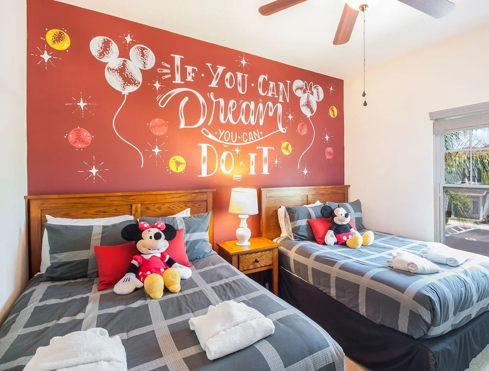 Unique Inspiration-themed Townhome Near Disney!