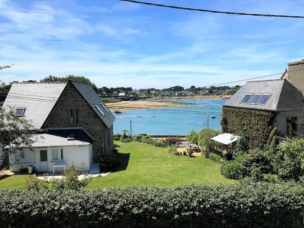 Maison VUE MER 3 étoiles avec WIFI à PLOUMANAC'H - Ref 329
