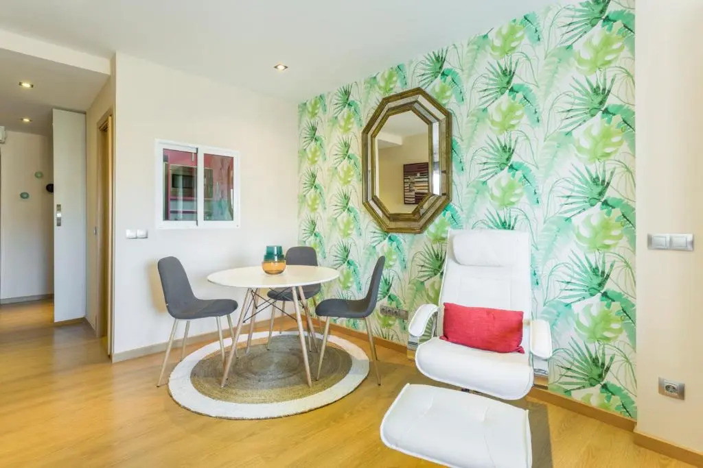 Cozy studio overlooking Pedro Zerolo Square