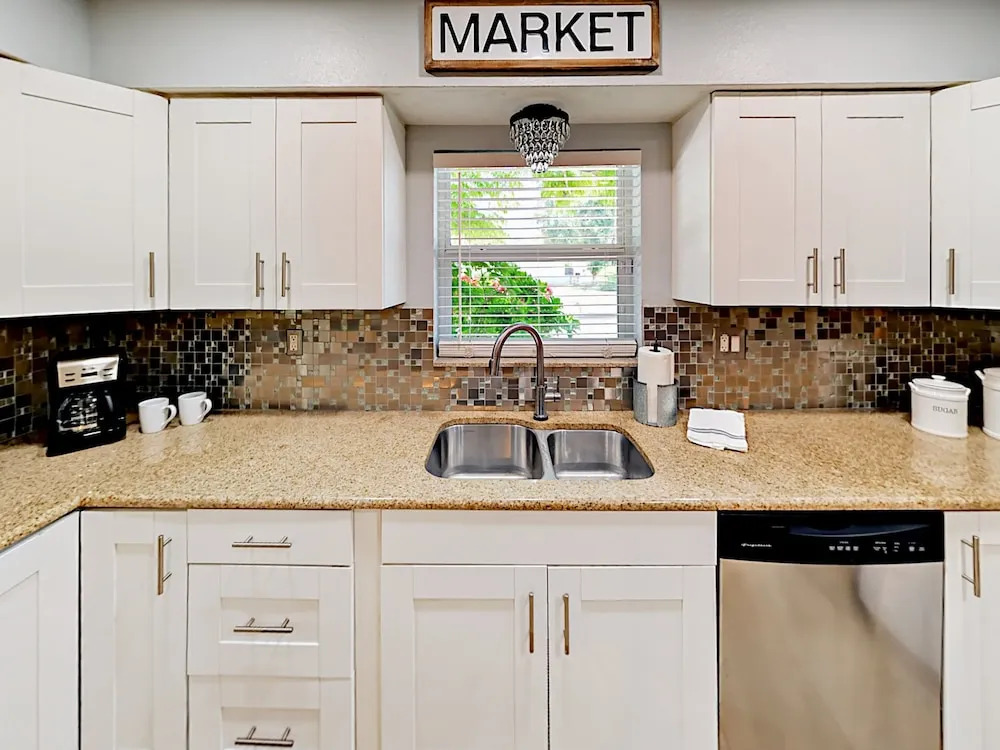 1919 Siesta Drive Home 4 Bedrooms 2 Bathrooms Home