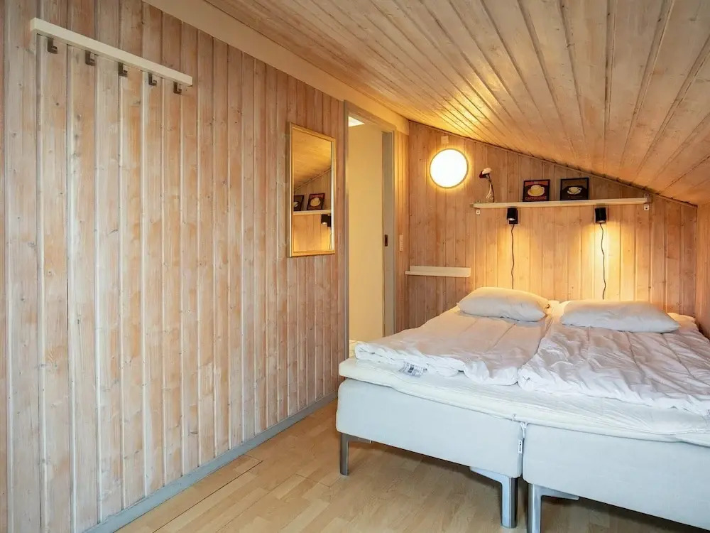 10 person holiday home in Saltum-By Traum
