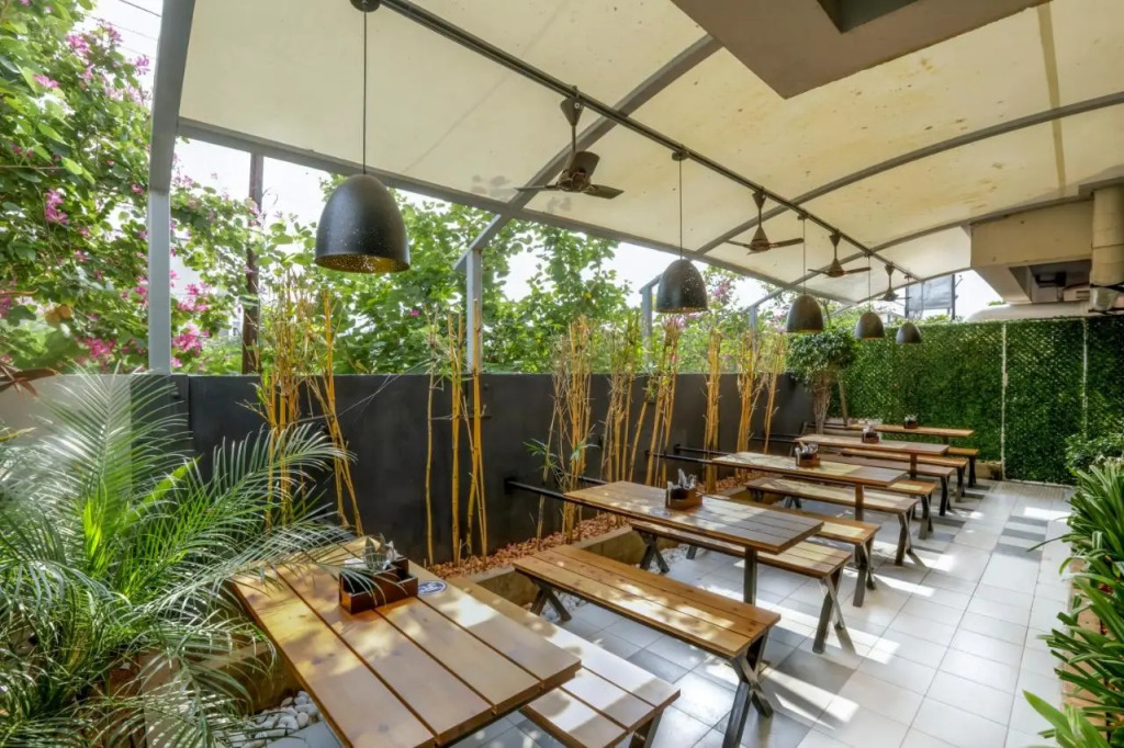 Floressa Randa Business Hotel