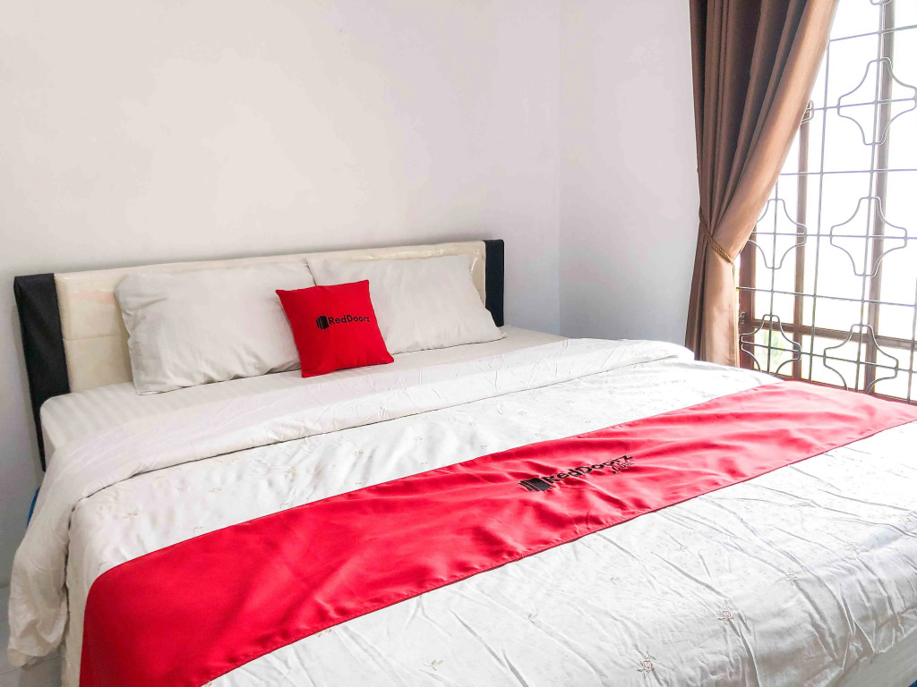 RedDoorz near Eco Green Park Batu
