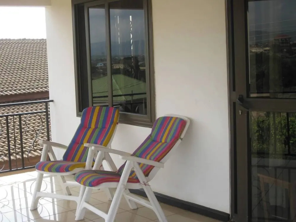 Room in Guest Room - Ghouse Room C Ideal For Friends Family And Corporate