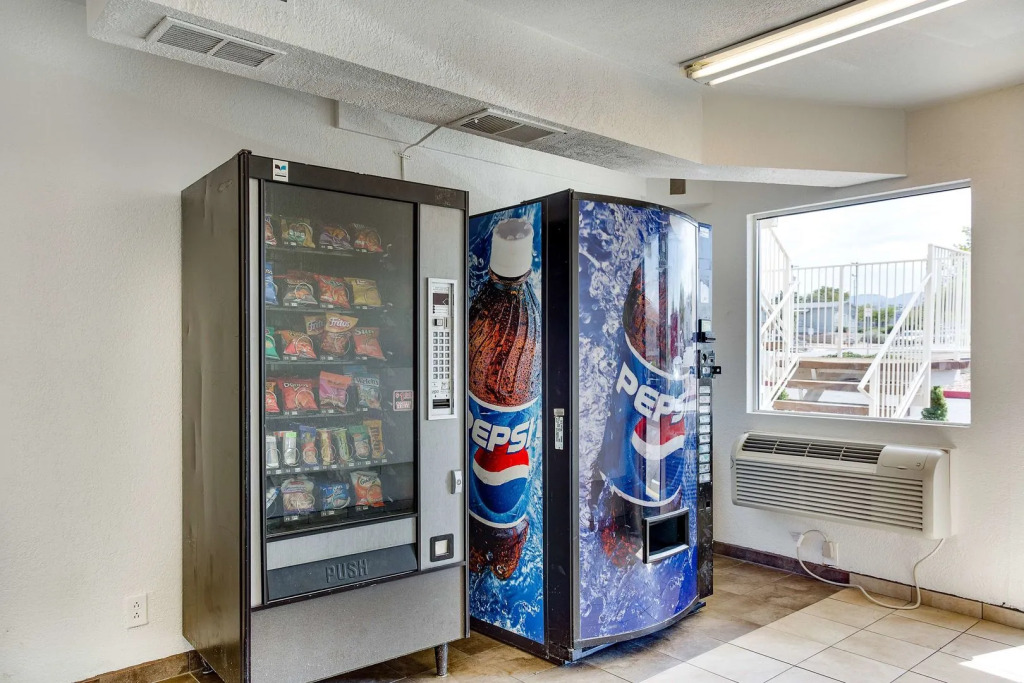 Motel 6-Albuquerque, NM - Carlisle