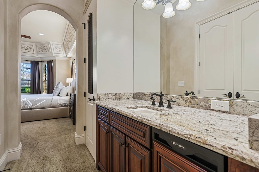 7811 Palmilla Court