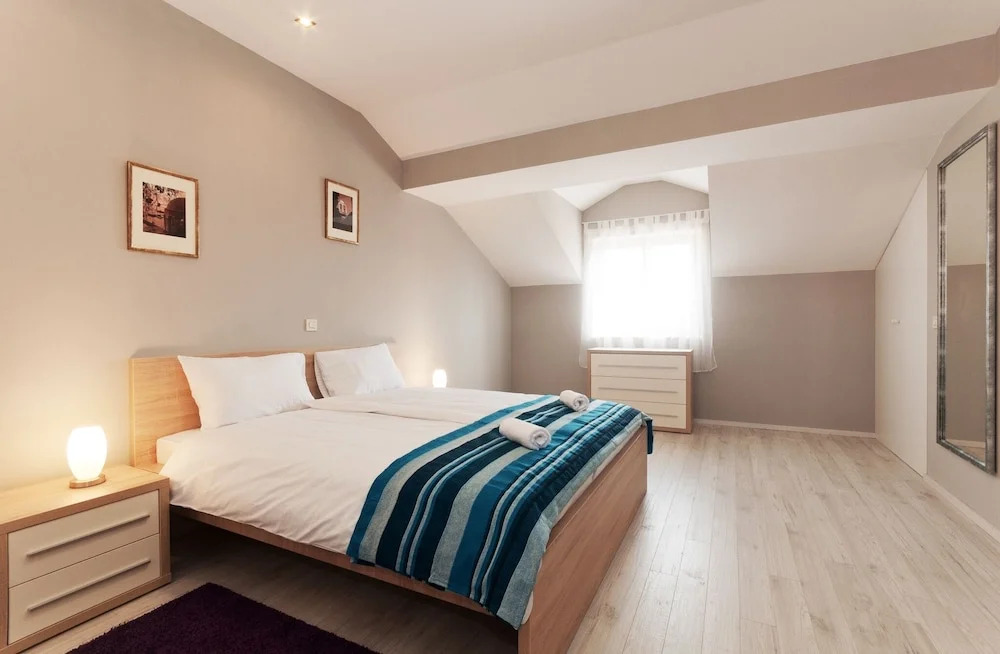 Ravelin Apartments