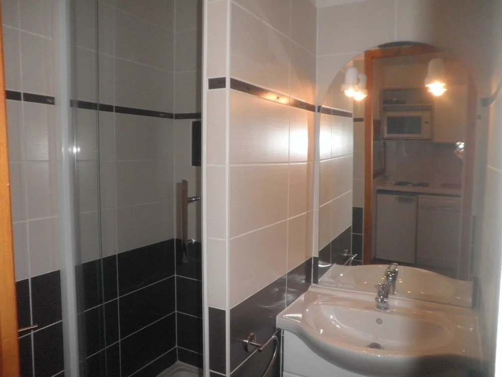 Lou Services Apartment M1-333 LSI 001