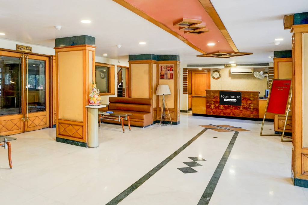 Super Townhouse Subhash Nagar Formerly Royal Palazzo