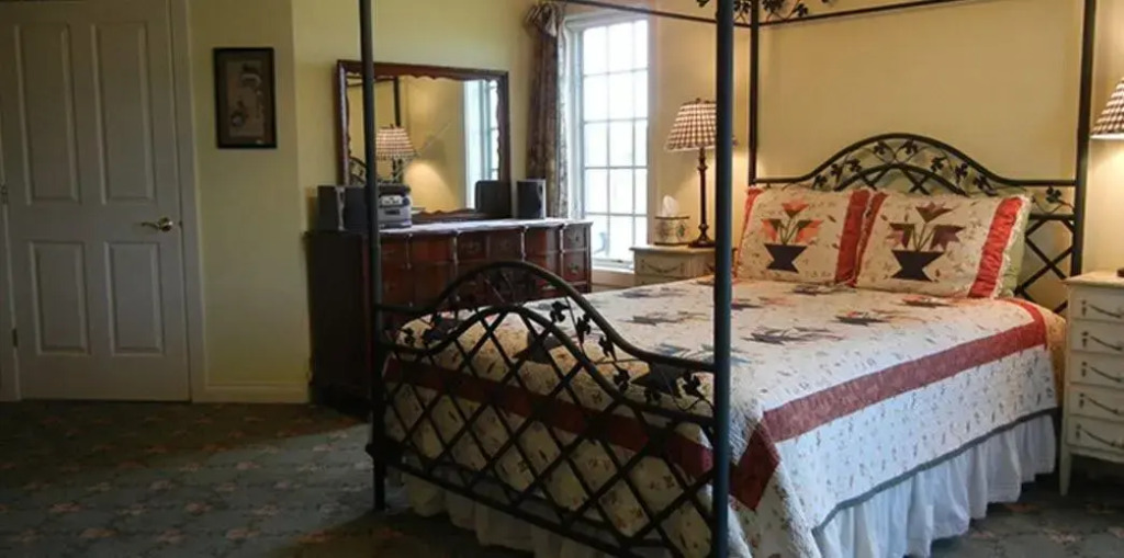 The Feathered Star B&B