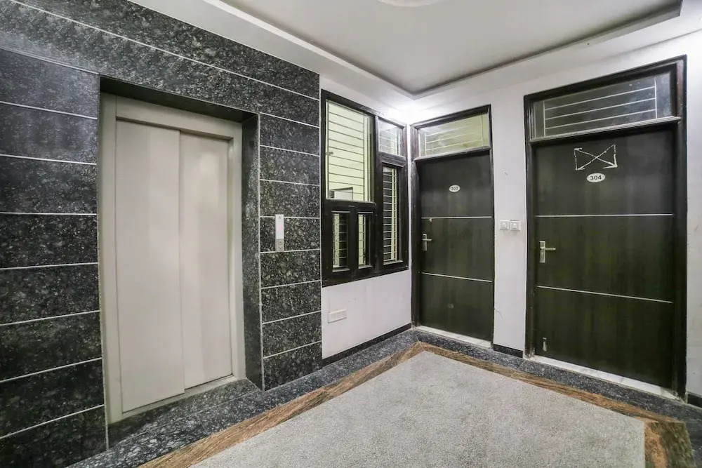 OYO Home 16420 Cosy 2BHK