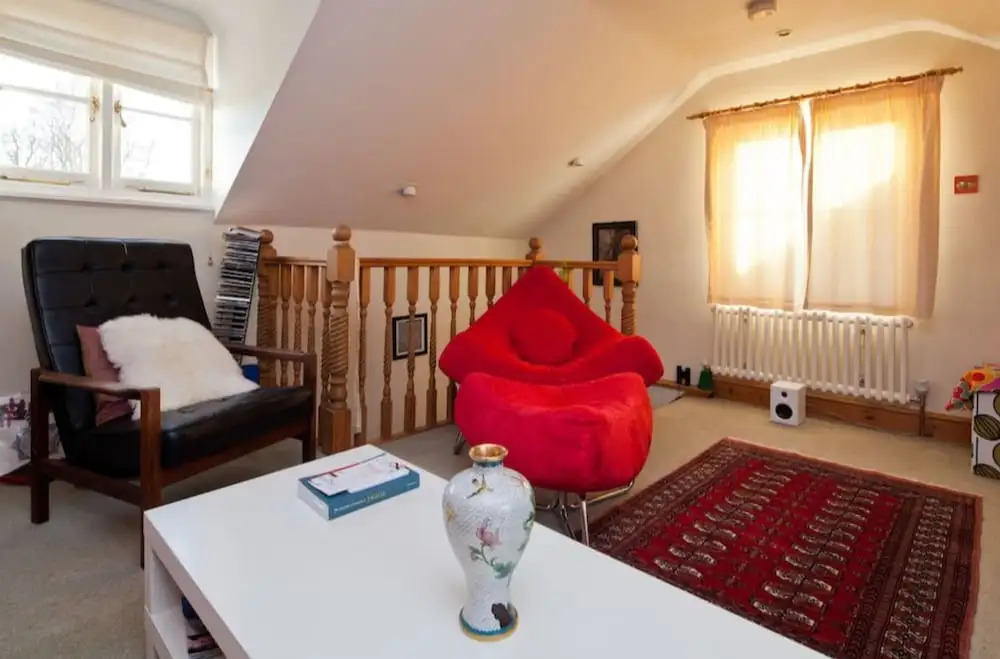 Stylish 2BR Flat Central Oxford With Parking