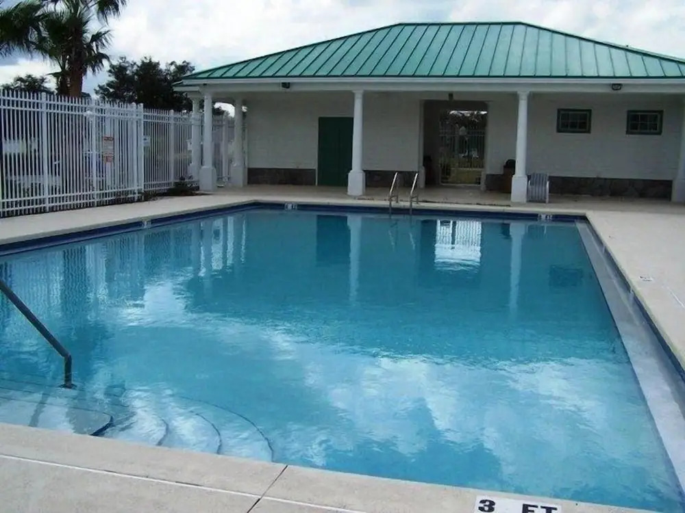 Charming Home With Private Pool and Electric Fire Place! #4bc110