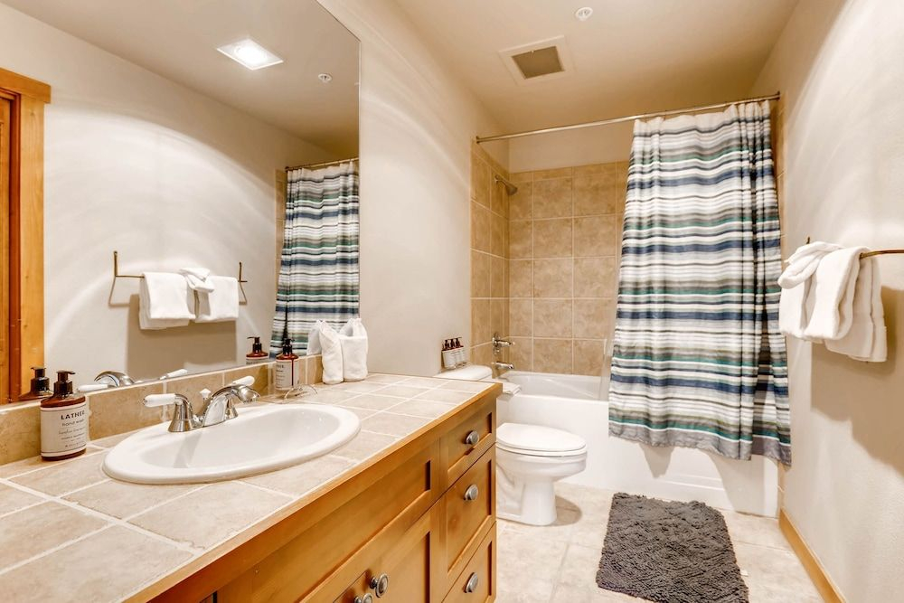 Red Hawk Townhome 2350