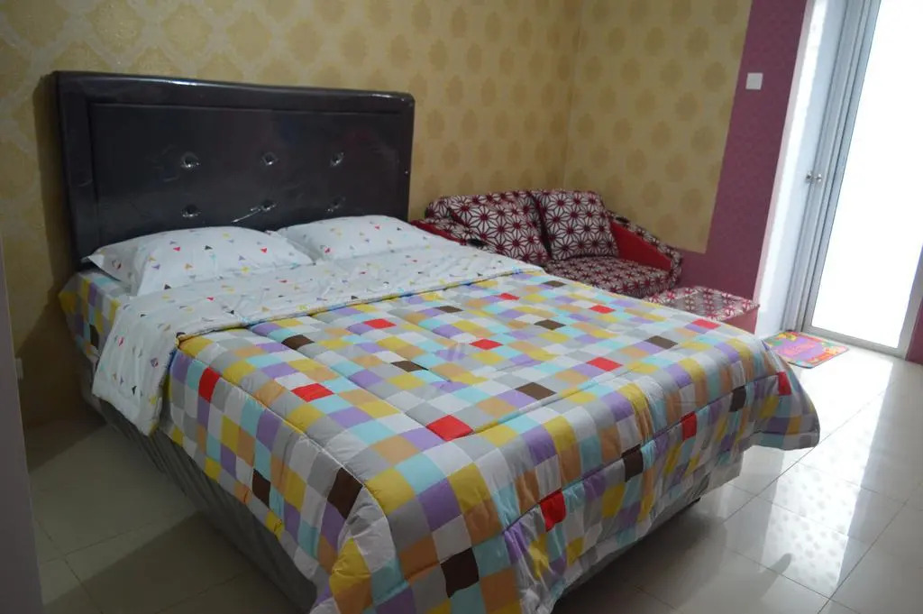 Roomku at Bassura City Apartment