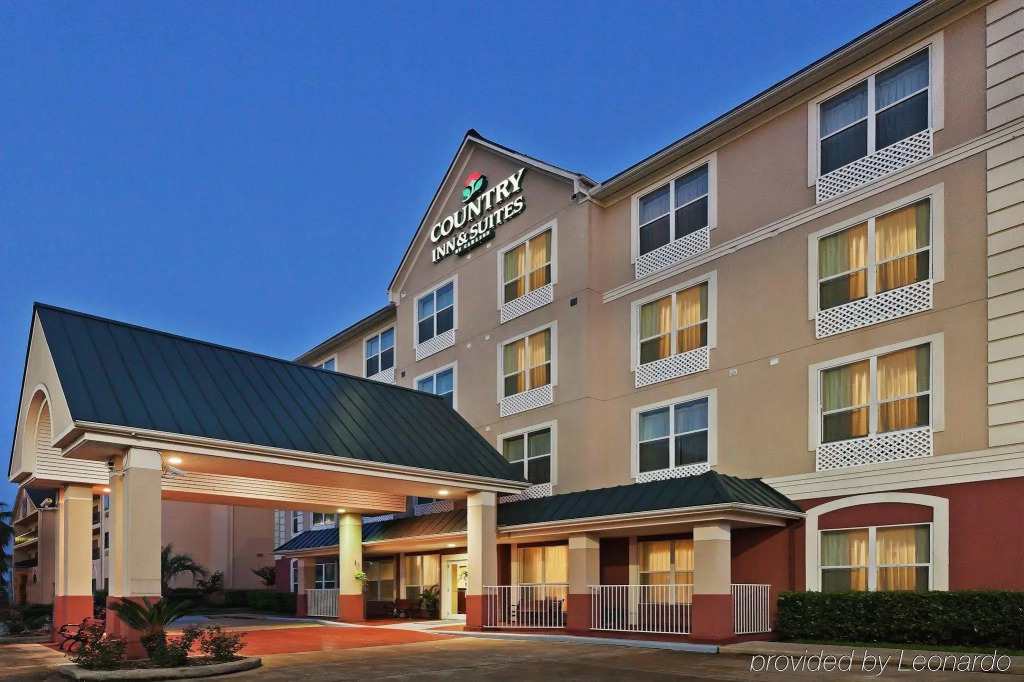 Sonesta Essential IAH Airport JFK Boulevard - Newly Renovated