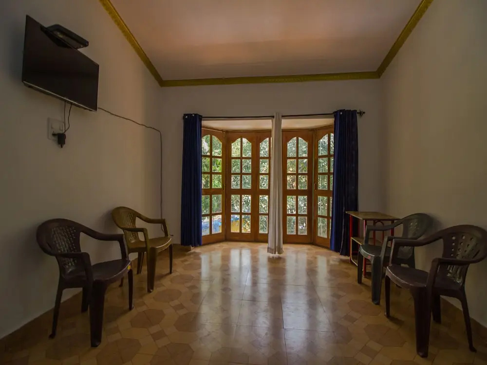 OYO 14233 Home Seaside 2BHK Calangute Beach