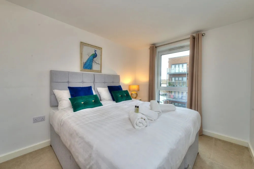 Executive Oakgrove Apartment