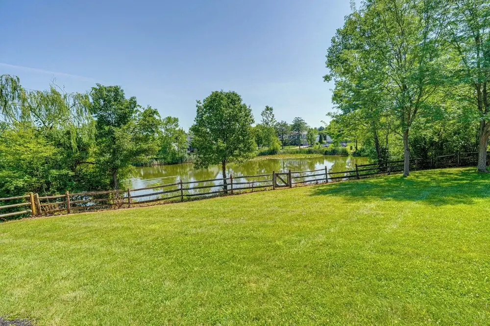 Families Welcome: Lake-view Home, 2 Mi to Gahanna!
