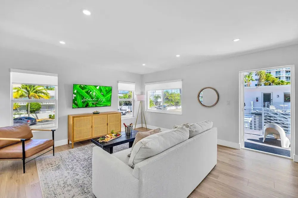 Beach Condo King Bed Lush Patio w BBQ Birch Key Eight