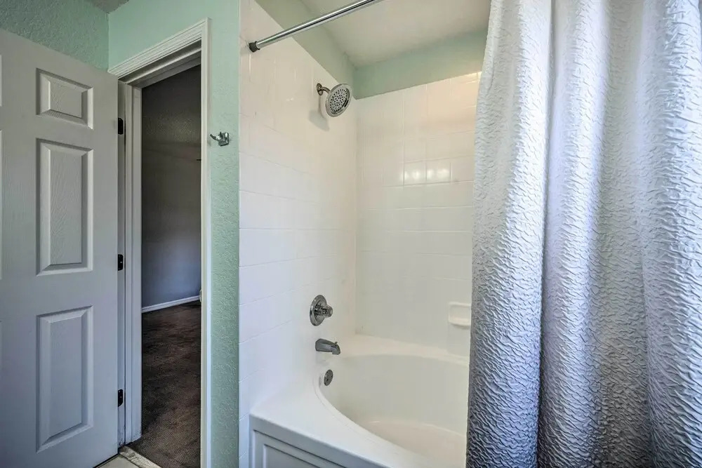 Chic Resort Townhome ~ 9 Mi to Disney Parks!