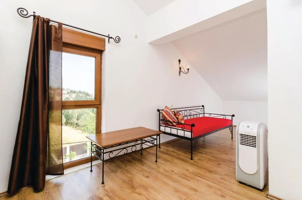 Nice Home in Orasac With Wifi and 6 Bedrooms