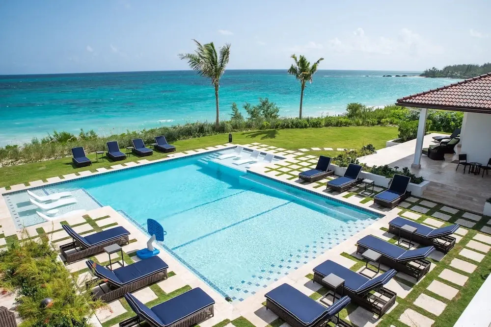 Island Haven: Oceanfront Retreat With Infinity Pool