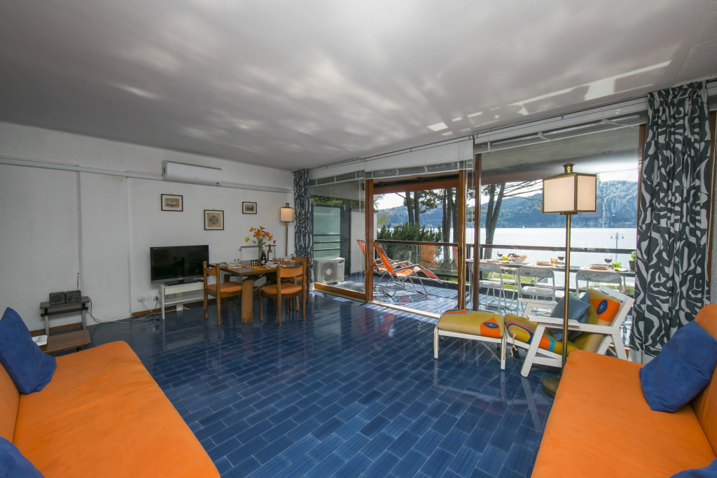 Residenza Ludovica by the lake