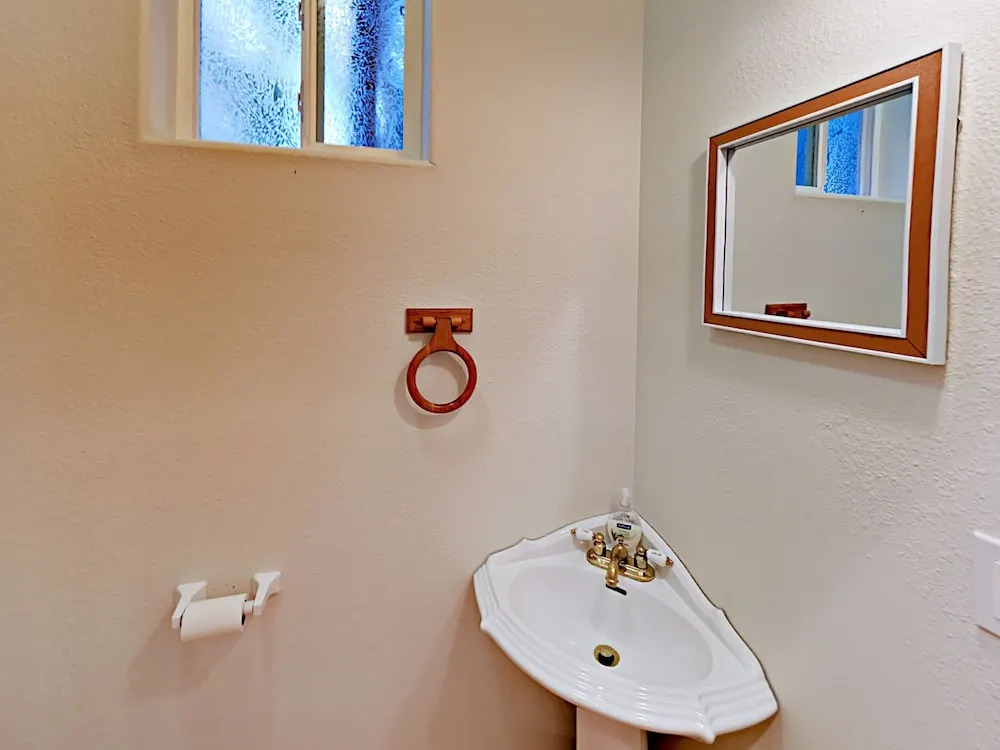Westlake Village - 3 Br Home