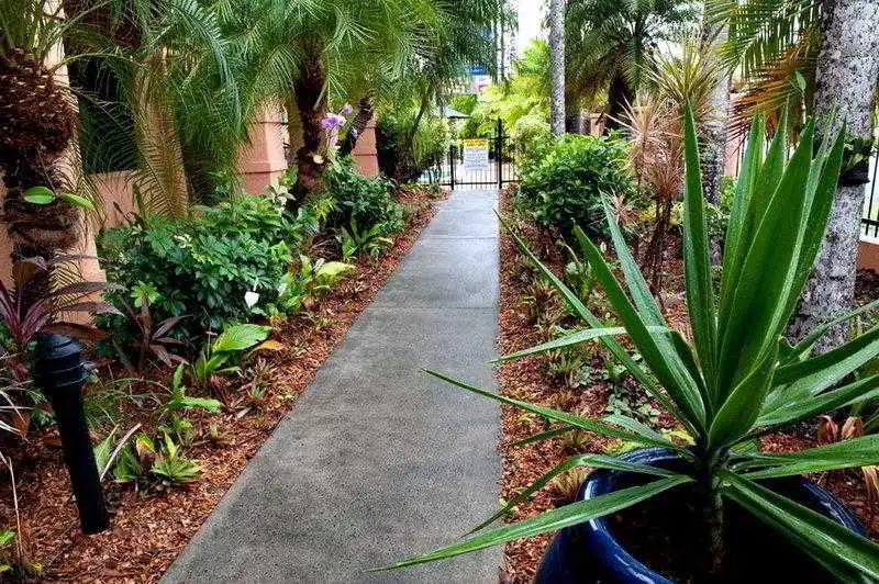 Central Plaza Apartments