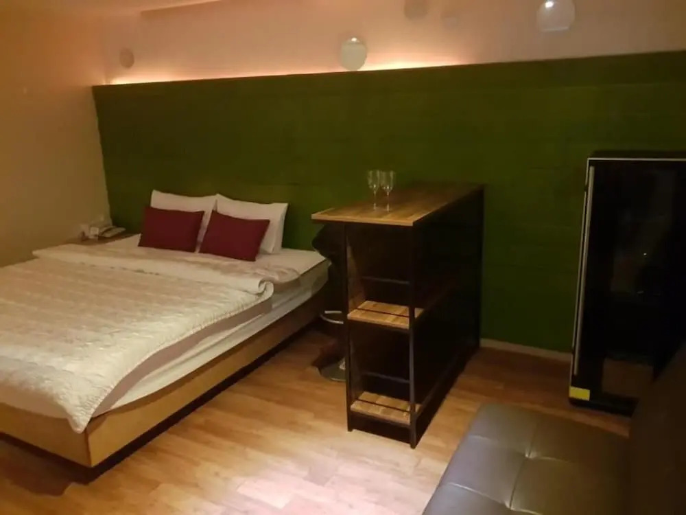 Gimhae Business Hotel K