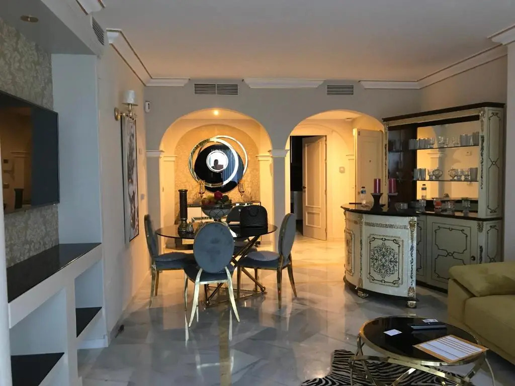 Magna Marbella Luxurious apt at 5 mins from the beach by easyBNB