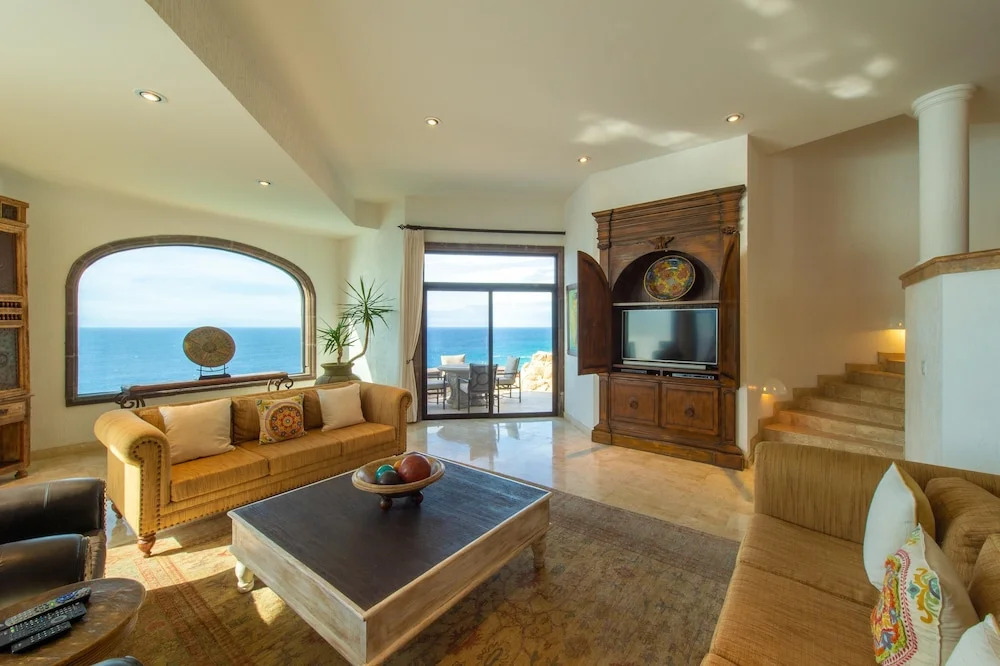 Amazing Oceanfront Villa Near Downtown: Villa Grande