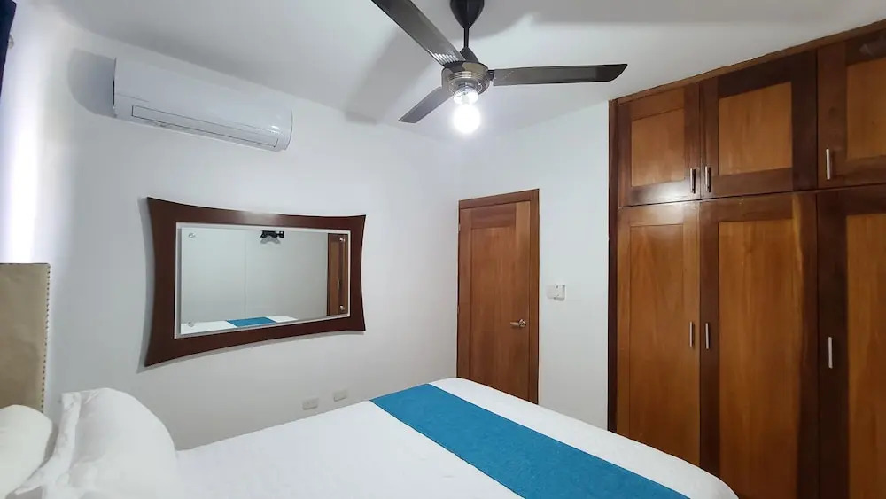 Torre de lujo con piscina y seguridad