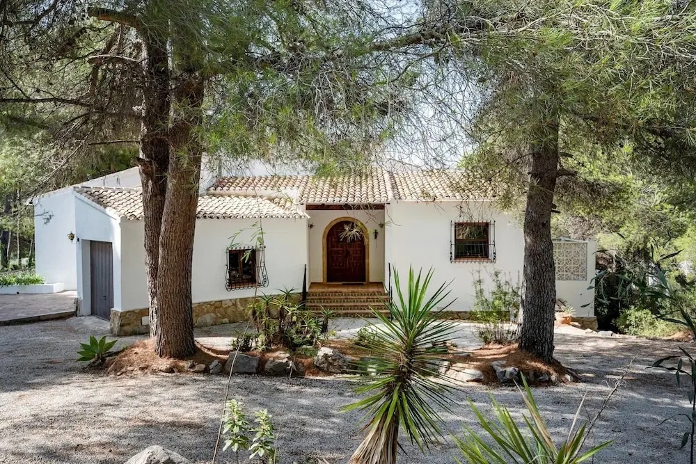 Villa Rosa in Javea With 4 Bedrooms and 3 Bathrooms