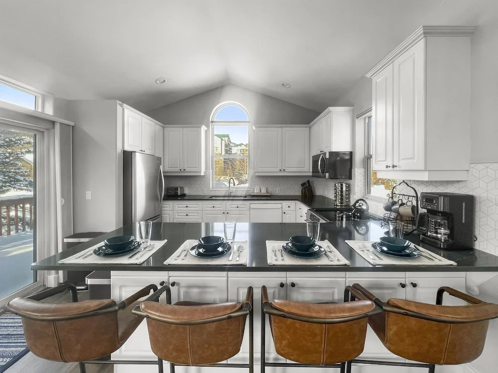 928A Lakepoint Circle 3Br 2,5Ba home