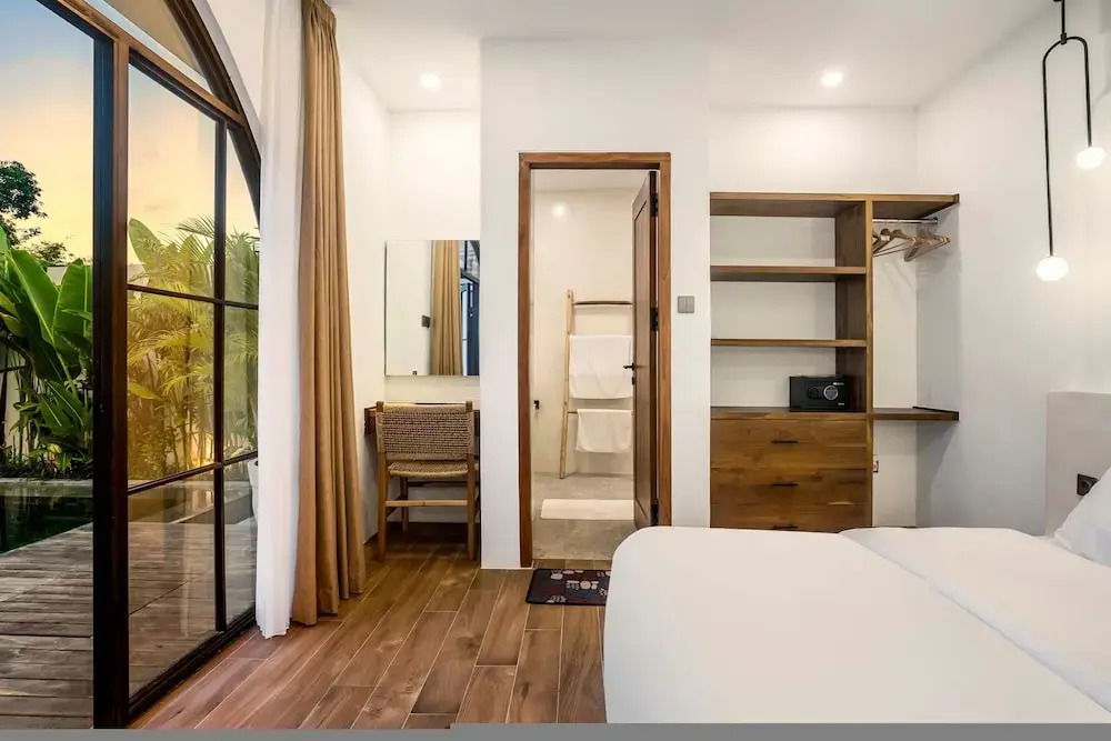 Casa Copper by Alfred in Bali - Tropical Luxury 3BR Pool Villa in the Heart Canggu