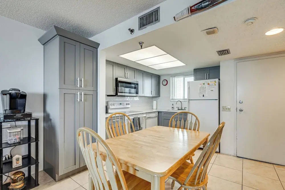 Balcony & Resort Amenities: Gulf Coast Escape!