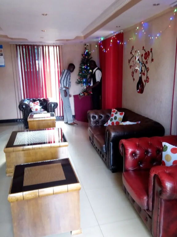 Shalom Hotel