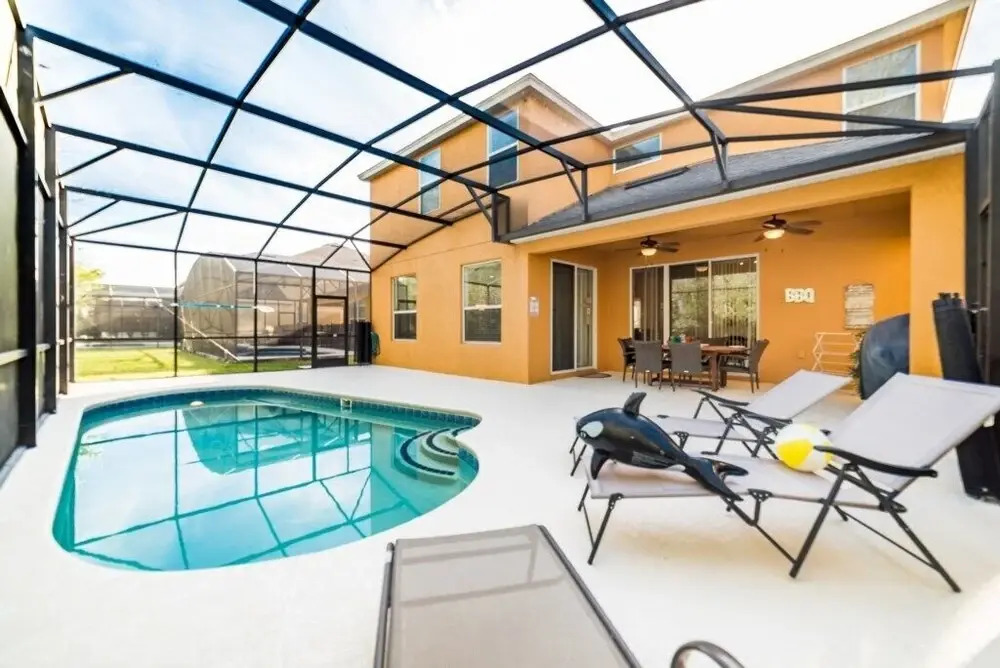 241 Las Fuentes Drive 6 Bedroom Home by Redawning