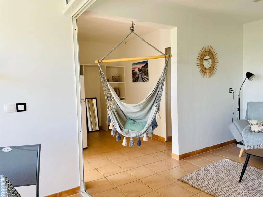 Appartement vue mer, piscine, dans quartier prisé de Gosier